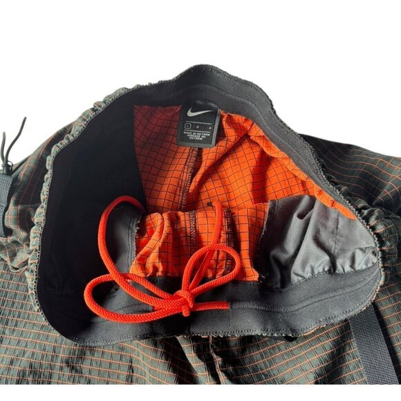 Nike Men's Sz L Sportswear Tech Pack Grid Woven Shorts Black Orange AR1584-060 - Picture 8 of 11
